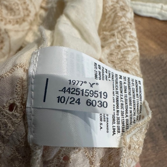 American Eagle Outfitters‎ Cream Smocked Tiered Eyelet Peplum Blouse Size medium - Picture 5 of 9